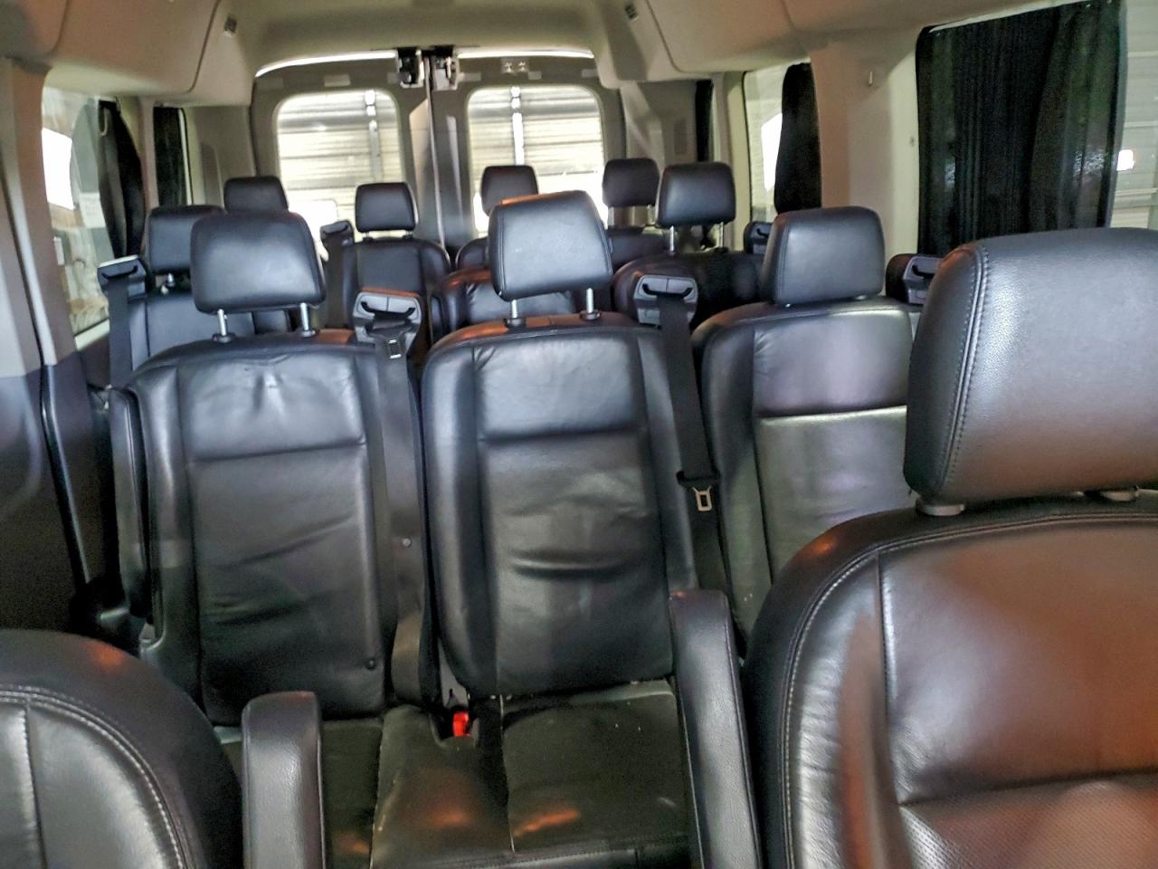 Ford Transit T-350 Image 12