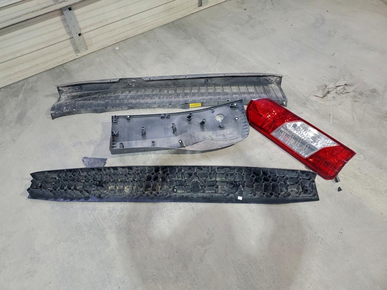 Ford Transit T-350 Image 9