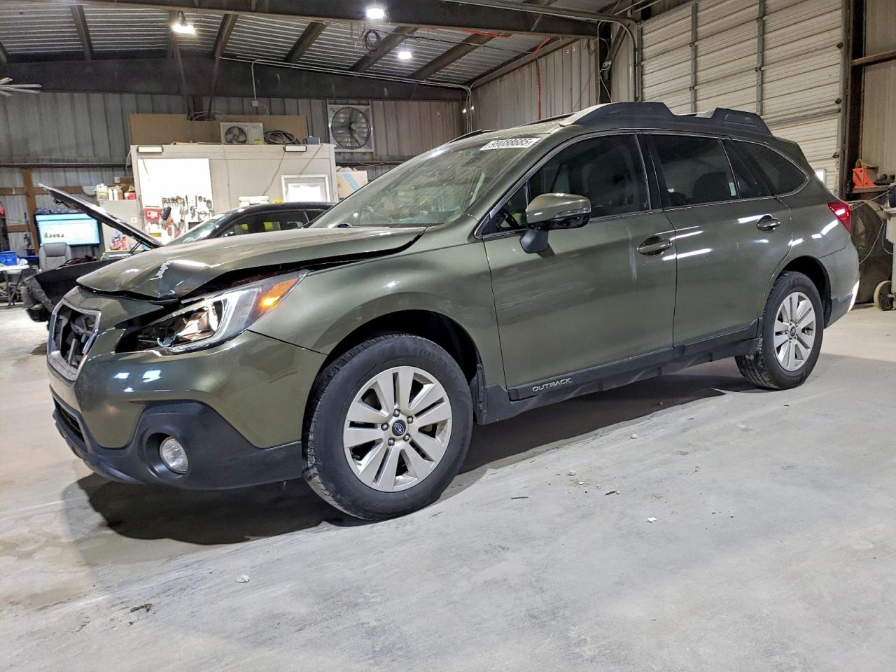 Subaru Outback 2.5i Premium Image 1