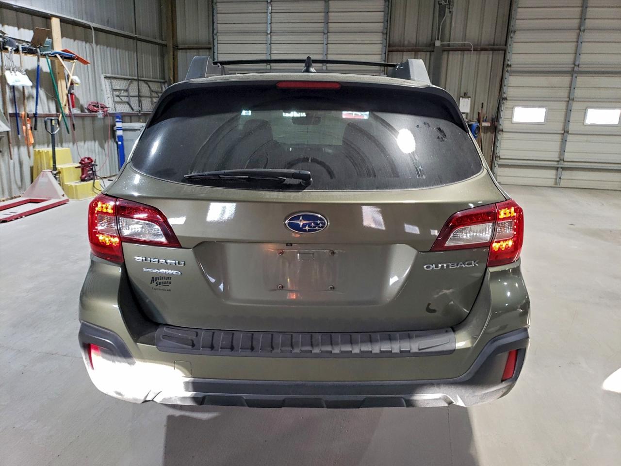 Subaru Outback 2.5i Premium Image 5