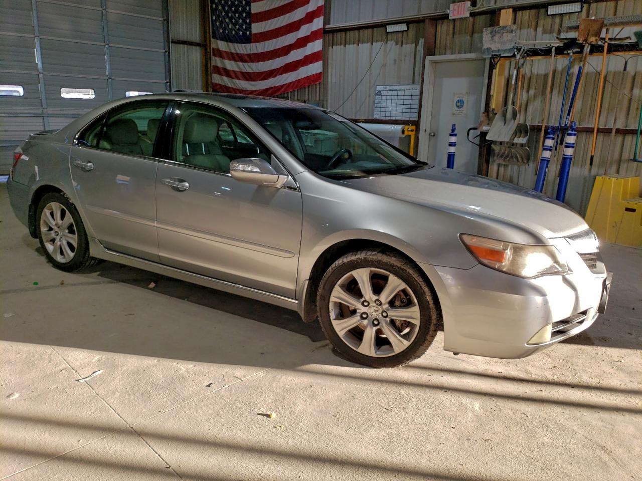 Acura RL Image 7