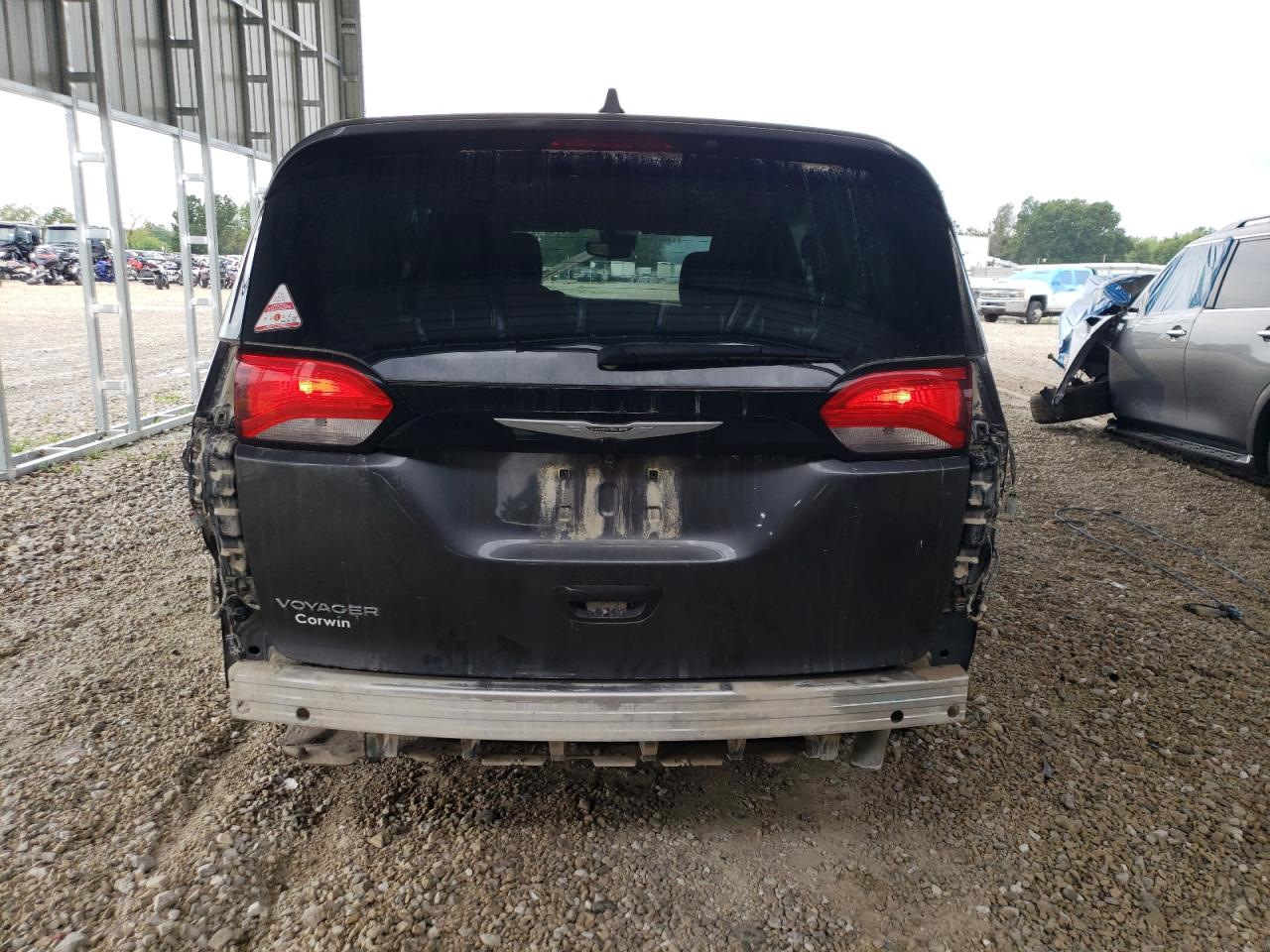 Chrysler Minivan Lx Image 12