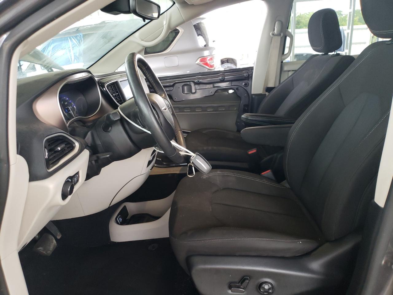 Chrysler Minivan Lx Image 14