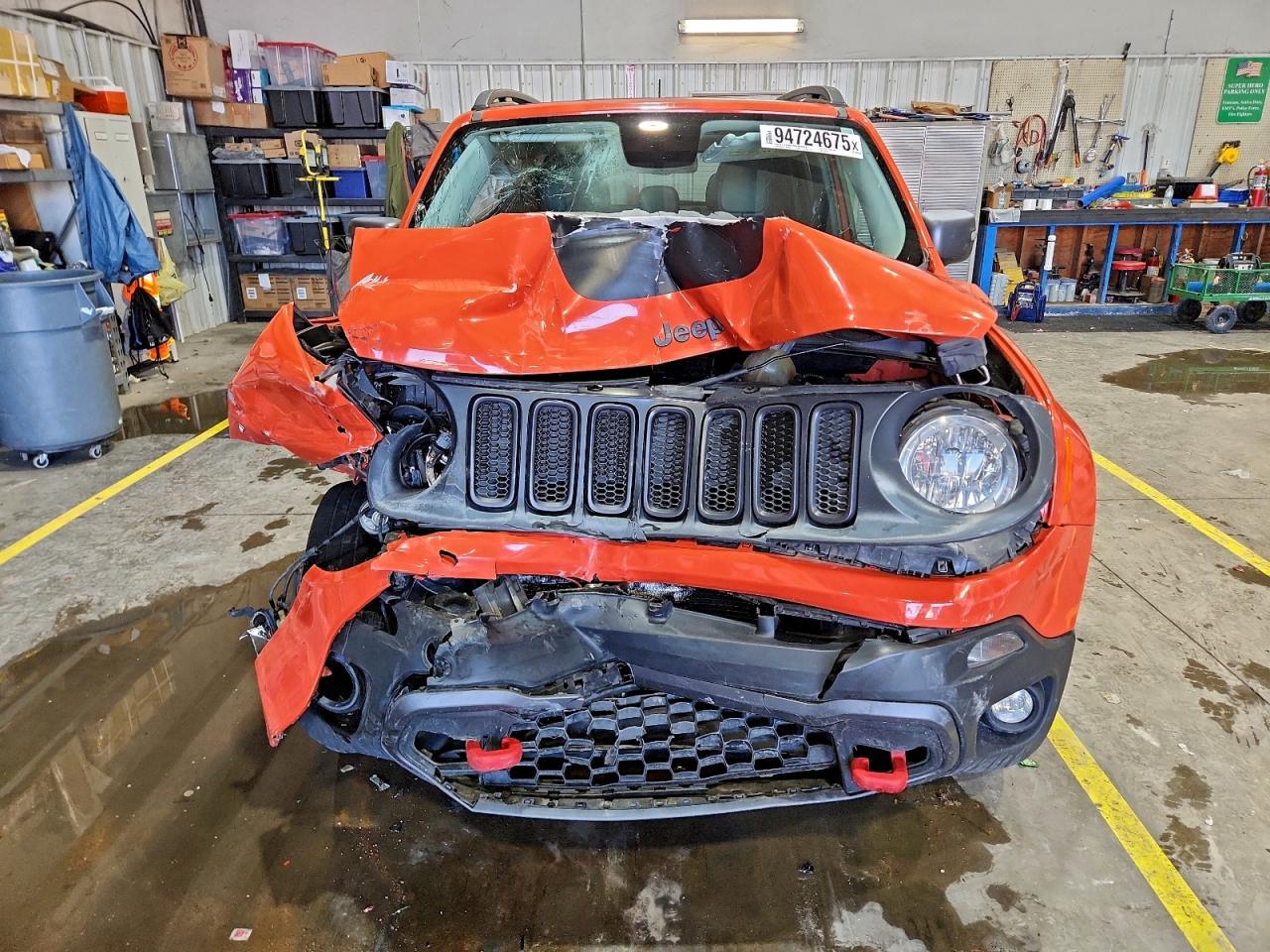 Jeep Renegade Trailhawk Image 12