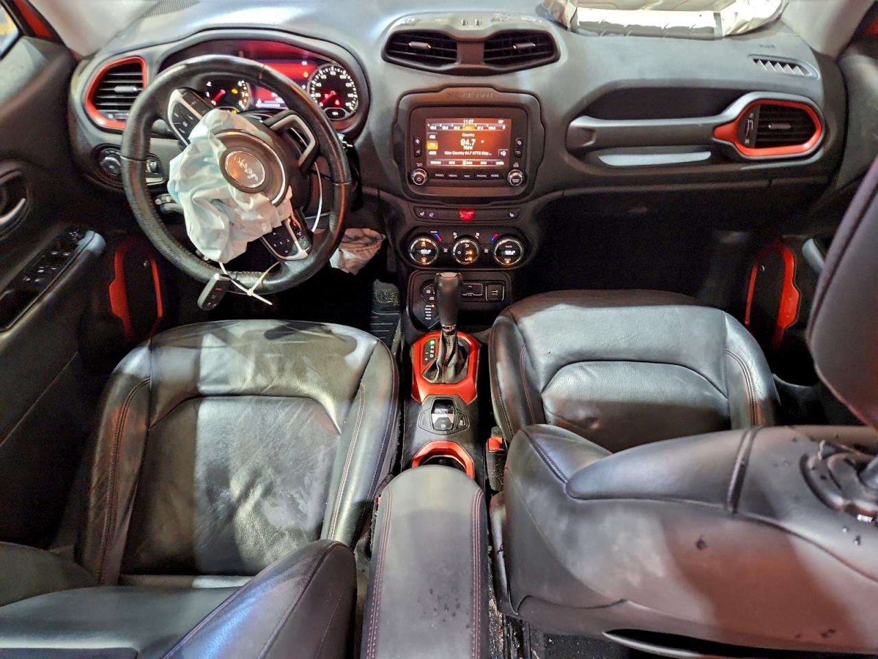 Jeep Renegade Trailhawk Image 8