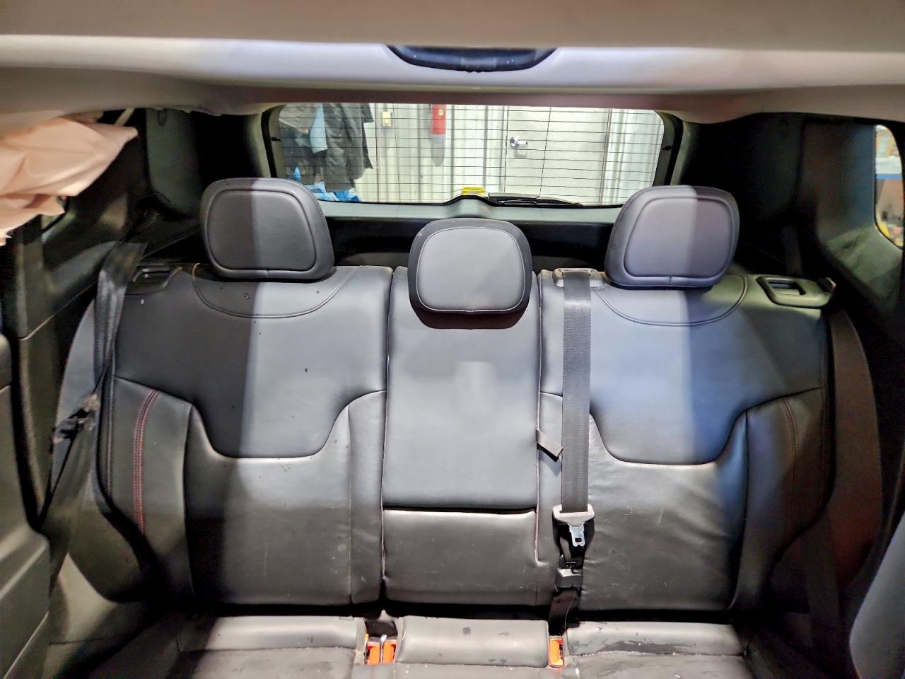 Jeep Renegade Trailhawk Image 7