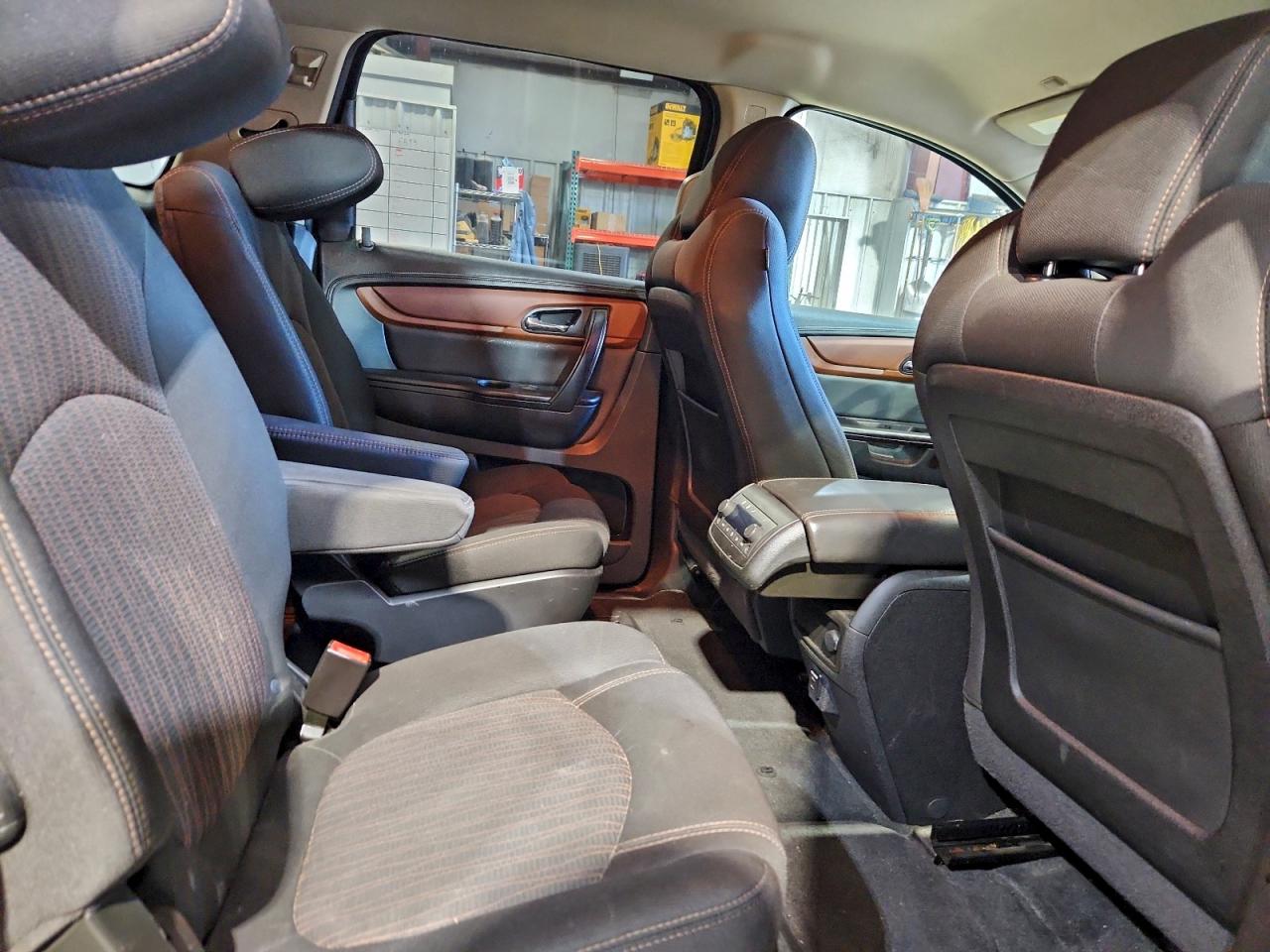 Chevrolet Traverse Lt Image 7