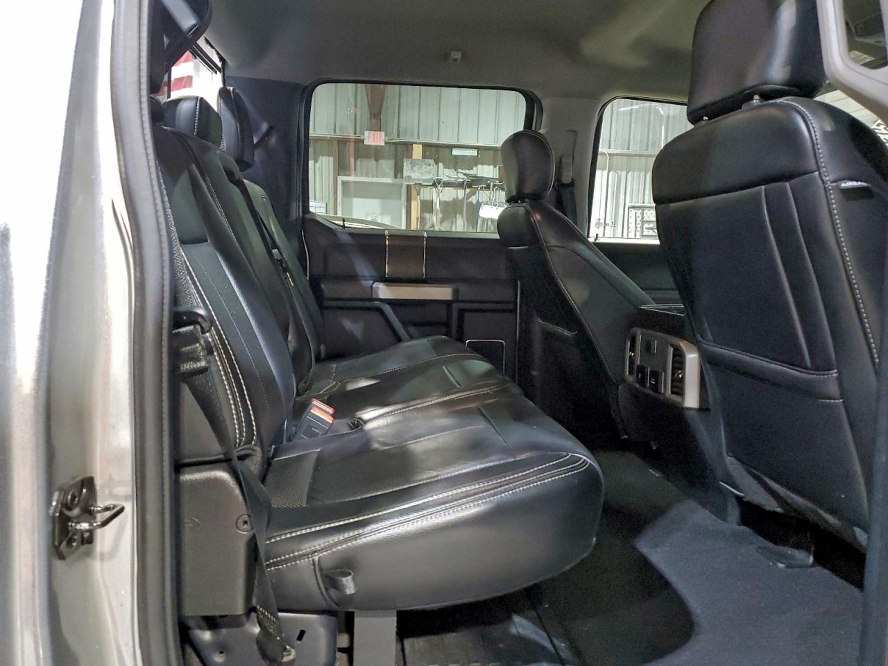 Ford F-250 Super Duty Image 10