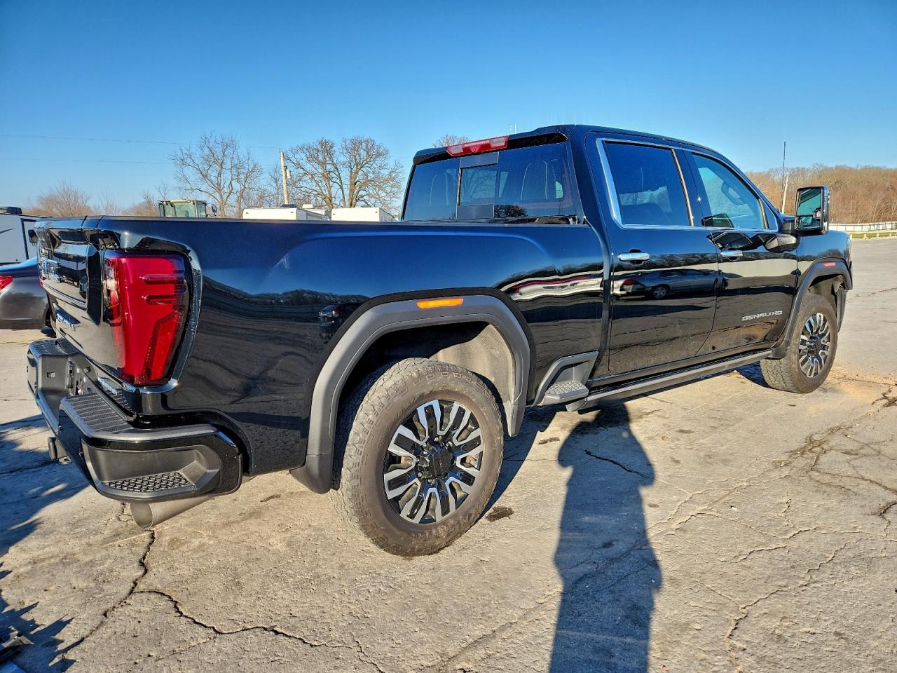 GMC Sierra K2500 Denali Ultimate Image 3