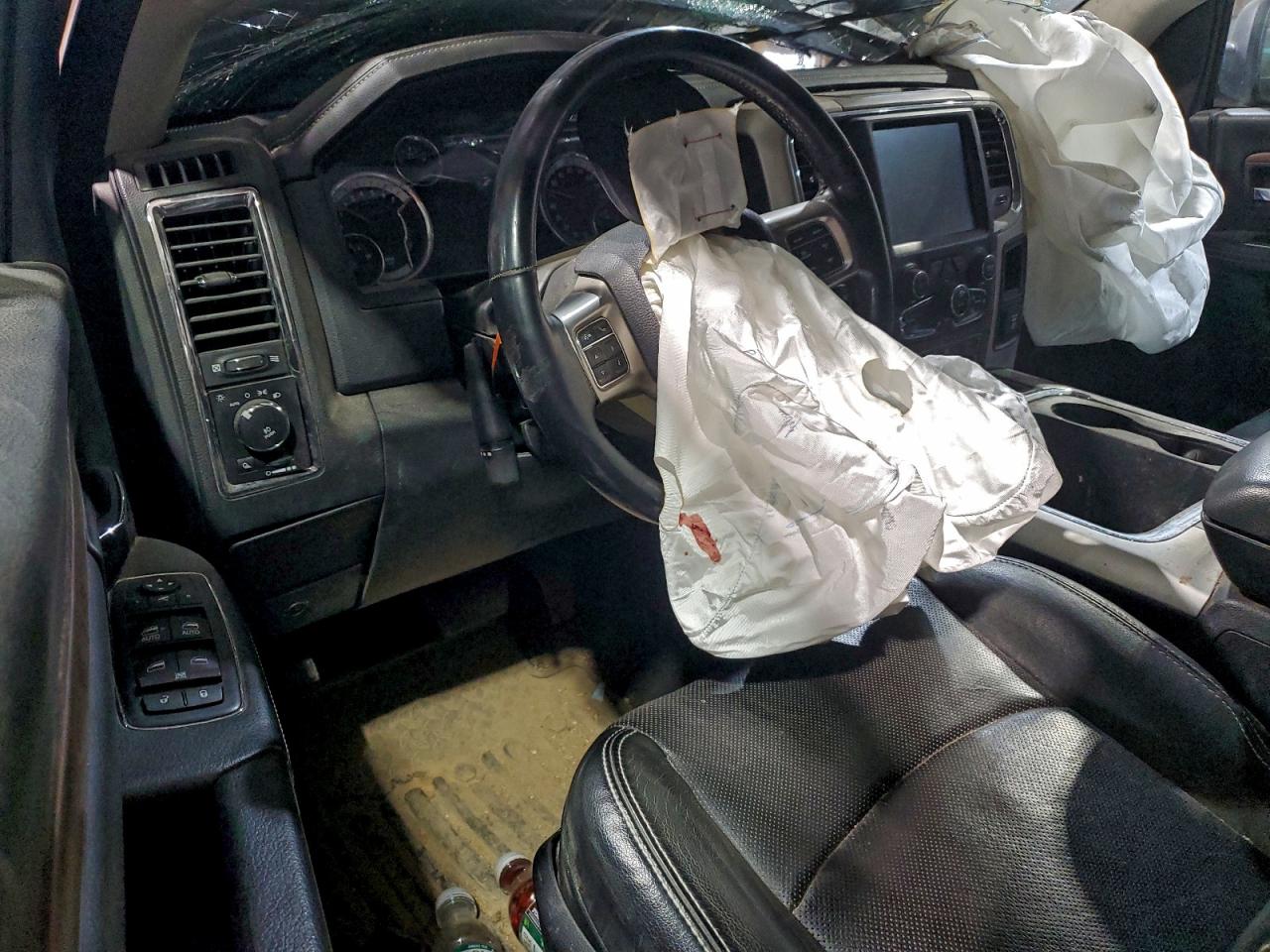 Ram 1500 Laramie Image 4