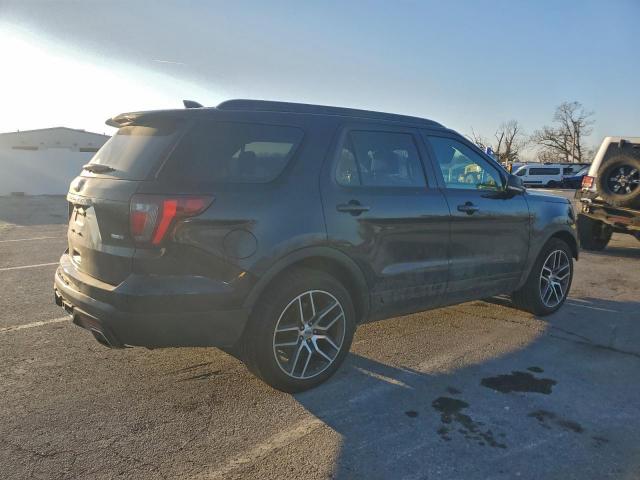 Ford Explorer Sport Image 2