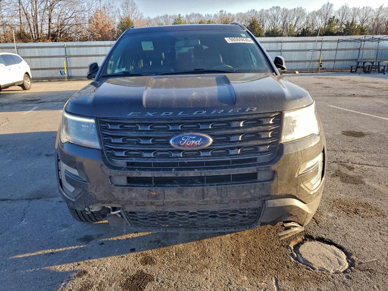 Ford Explorer Sport Image 13