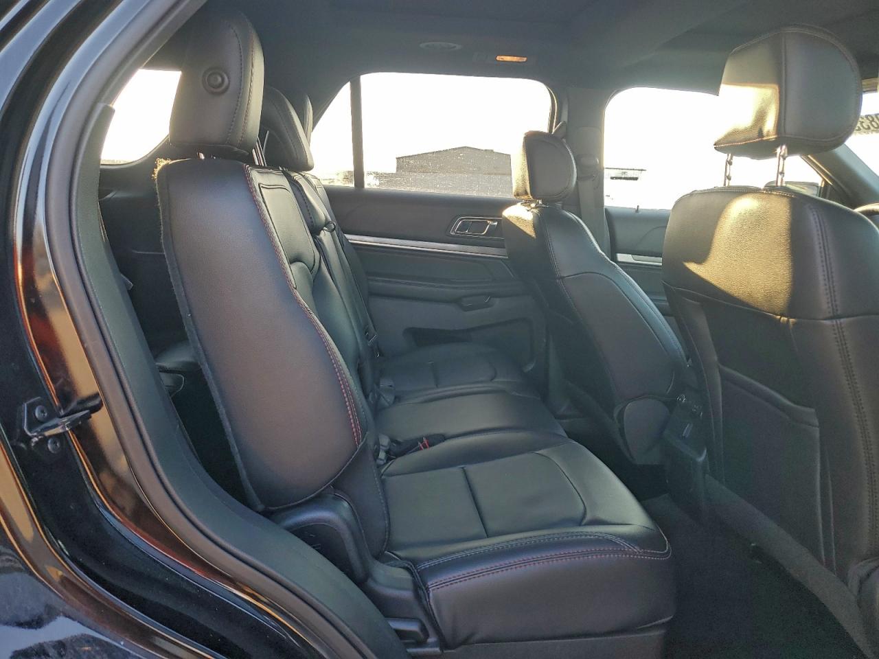 Ford Explorer Sport Image 12