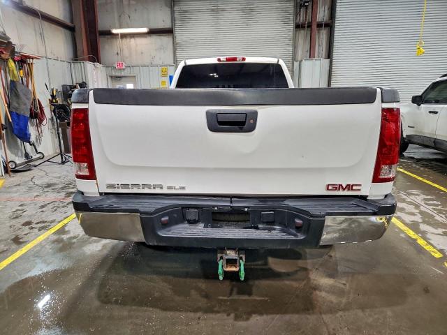 GMC Sierra K2500 Sle Image 2