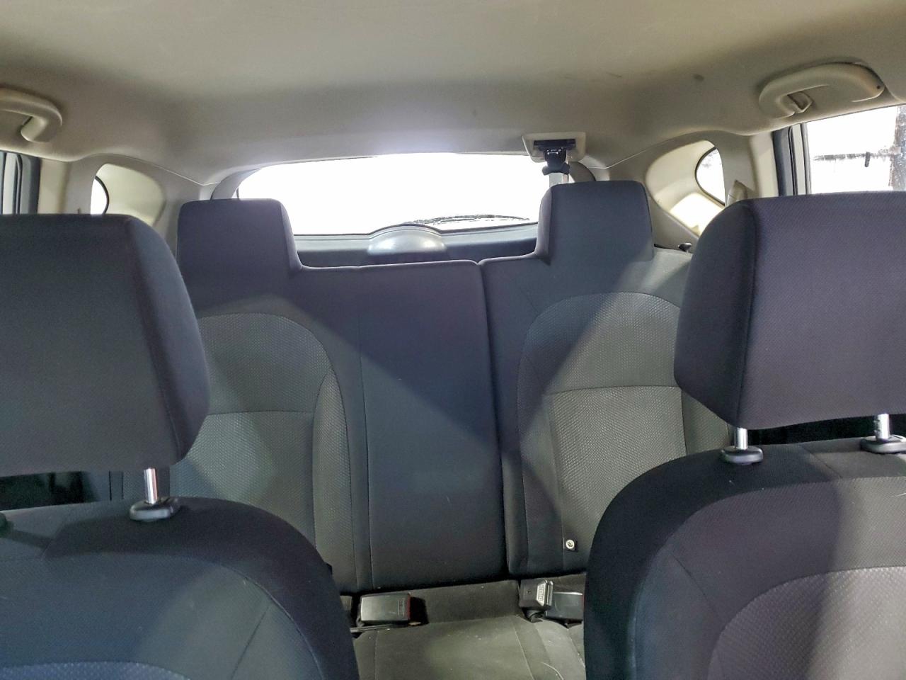 Nissan Rogue S Image 2