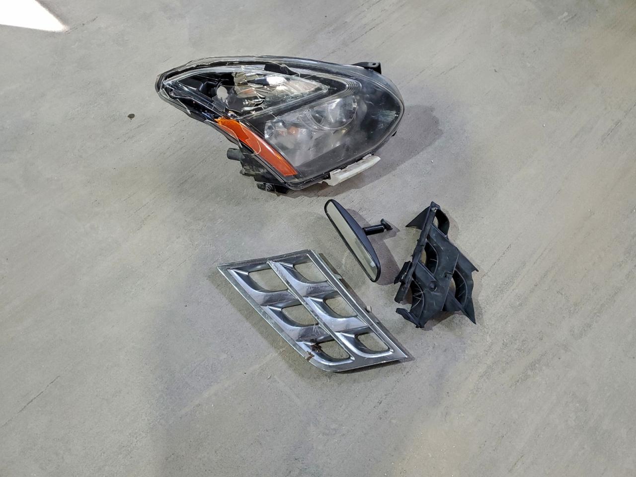 Nissan Rogue S Image 5