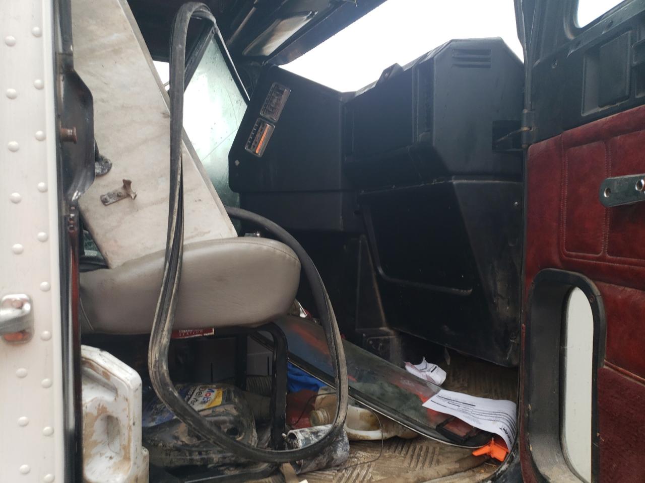 Freightliner Convention Fld120 Image 8