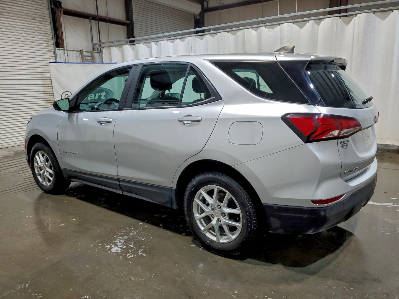 Chevrolet Equinox Ls Image 2