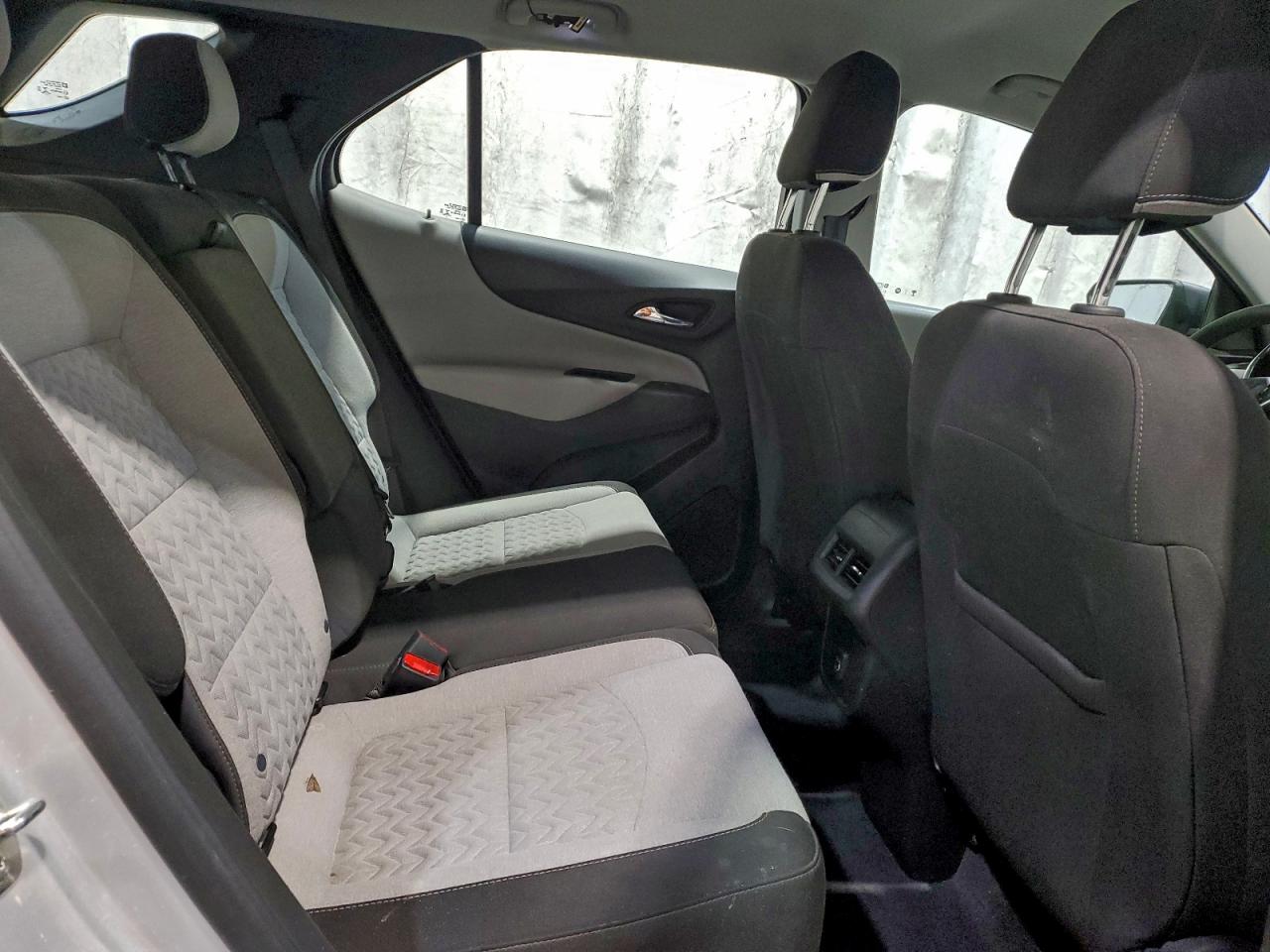 Chevrolet Equinox Ls Image 6