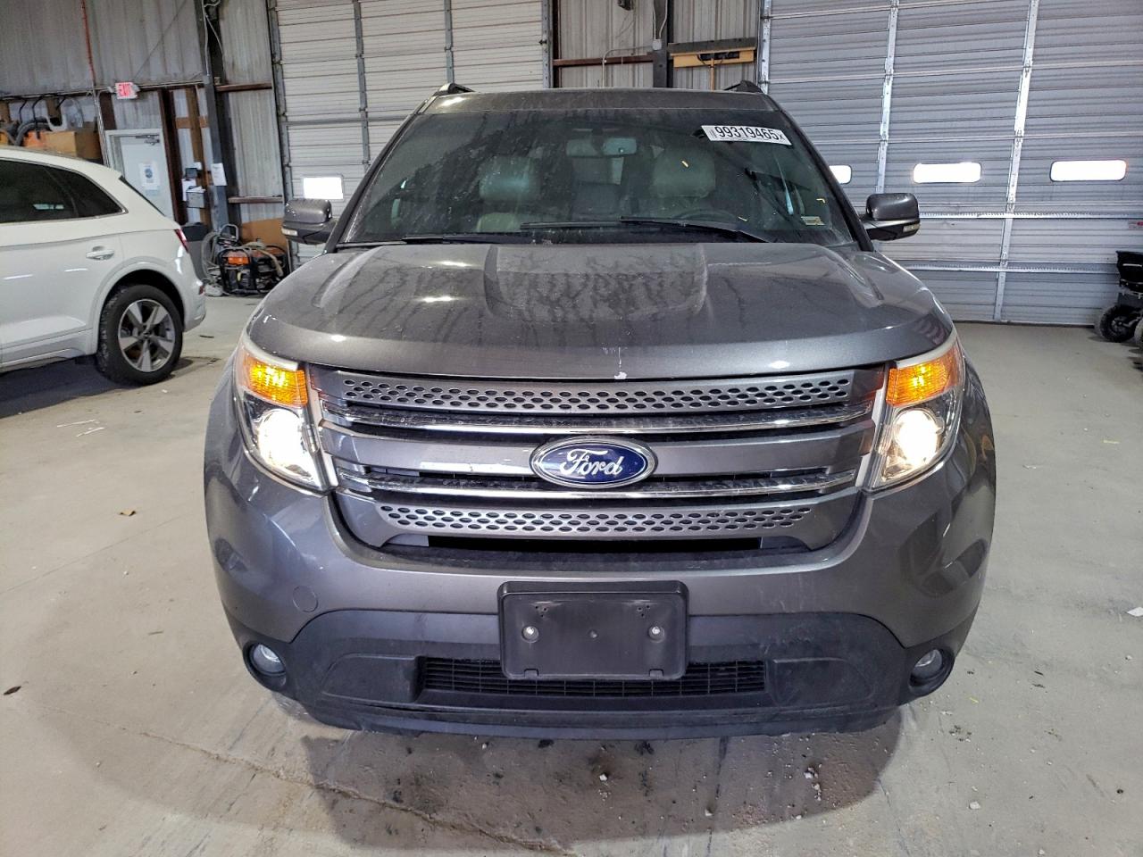 Ford Explorer Limited Image 12