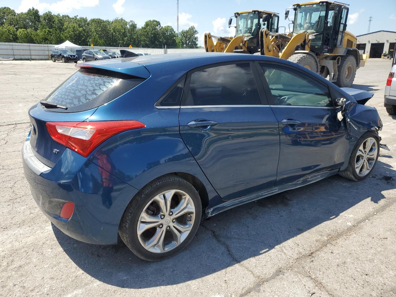 Hyundai ELANTRA Image 2