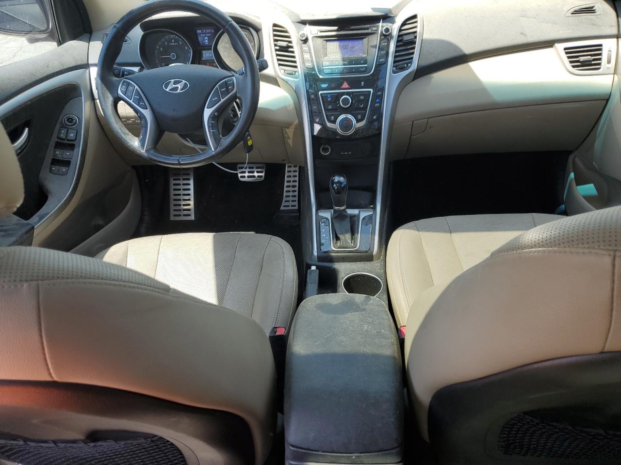 Hyundai ELANTRA Image 10