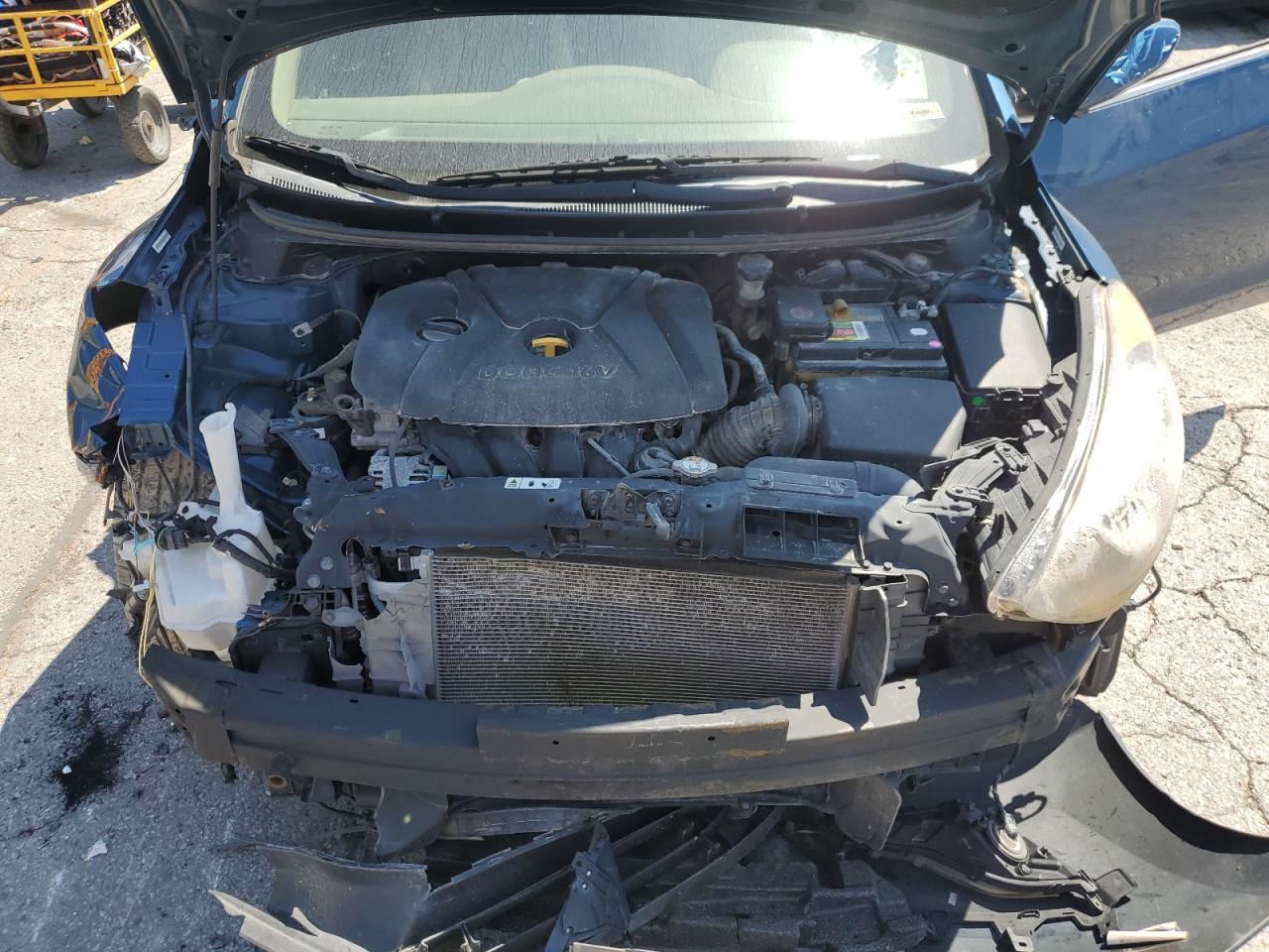 Hyundai ELANTRA Image 4