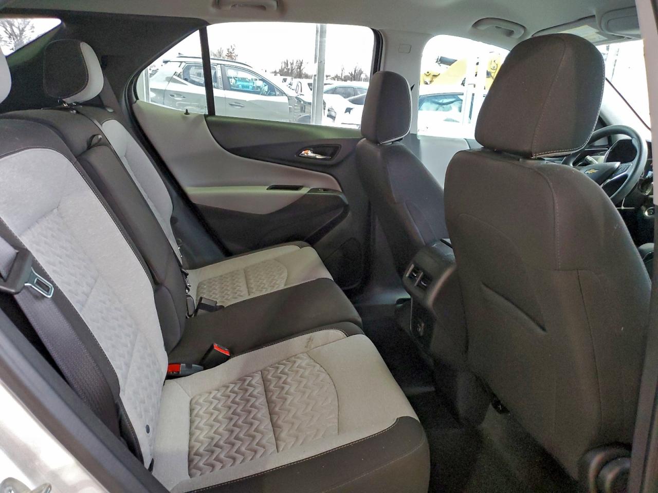 Chevrolet Equinox Ls Image 12