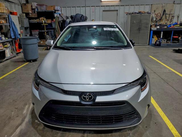 Toyota Corolla Le Image 4