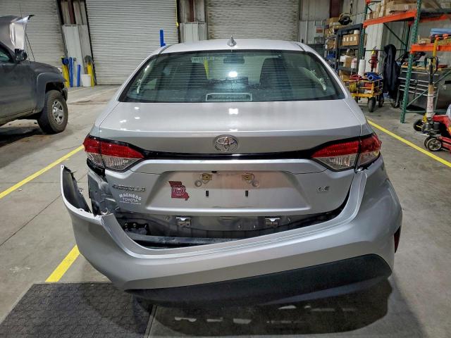 Toyota Corolla Le Image 6