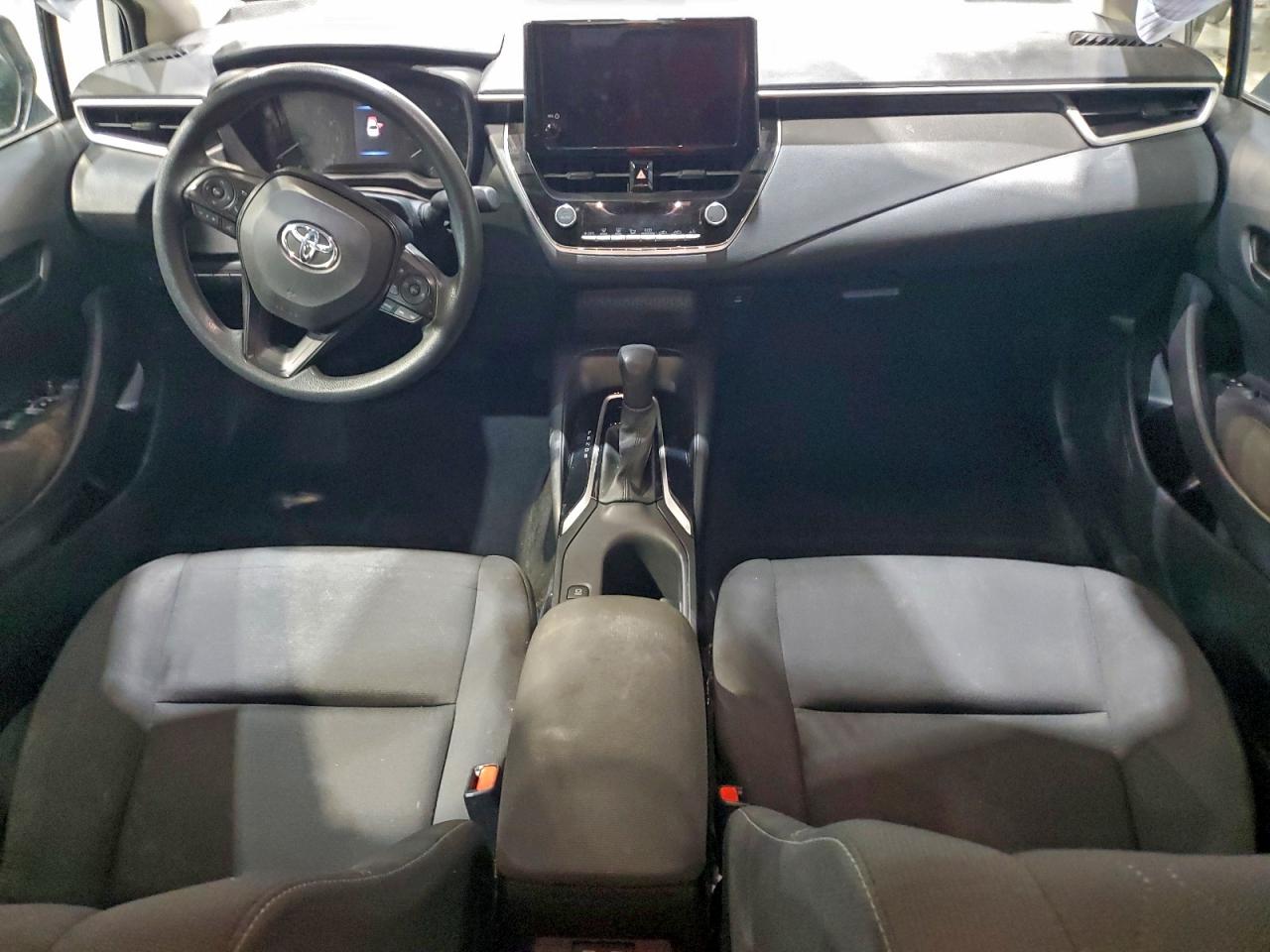 Toyota Corolla Le Image 3