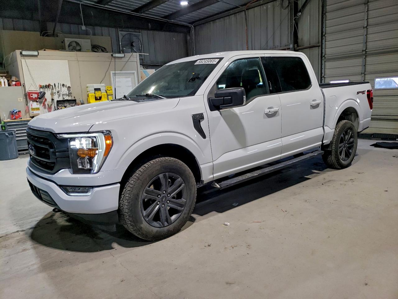Ford F-150 Supercrew Image 1