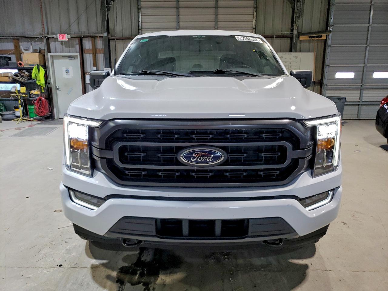 Ford F-150 Supercrew Image 9