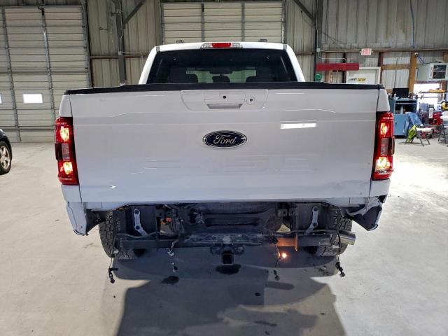 Ford F-150 Supercrew Image 3