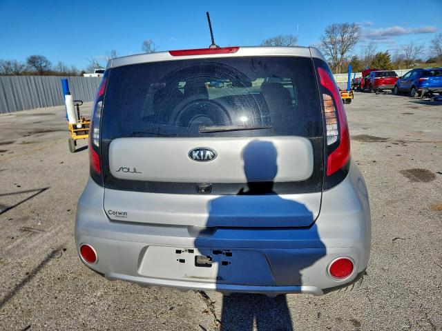 Kia Soul + Image 6