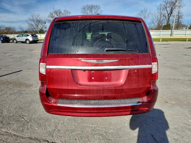 Chrysler Minivan Touring Image 5