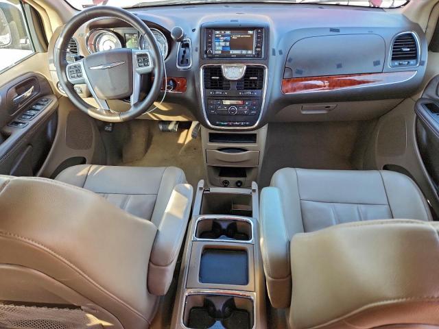 Chrysler Minivan Touring Image 7