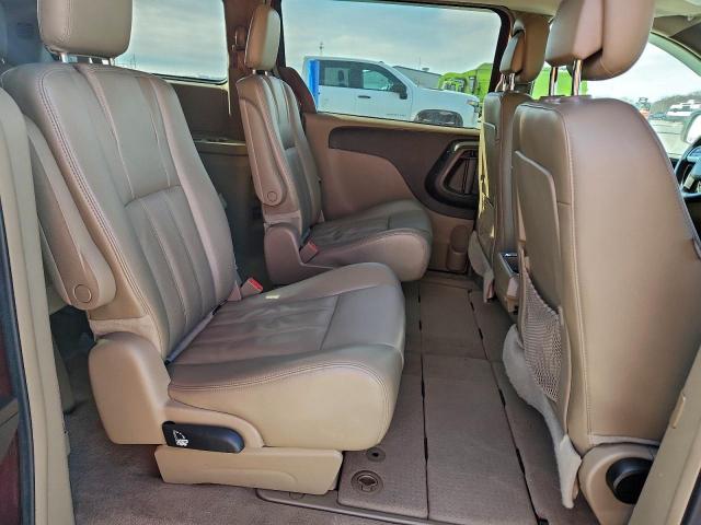 Chrysler Minivan Touring Image 8