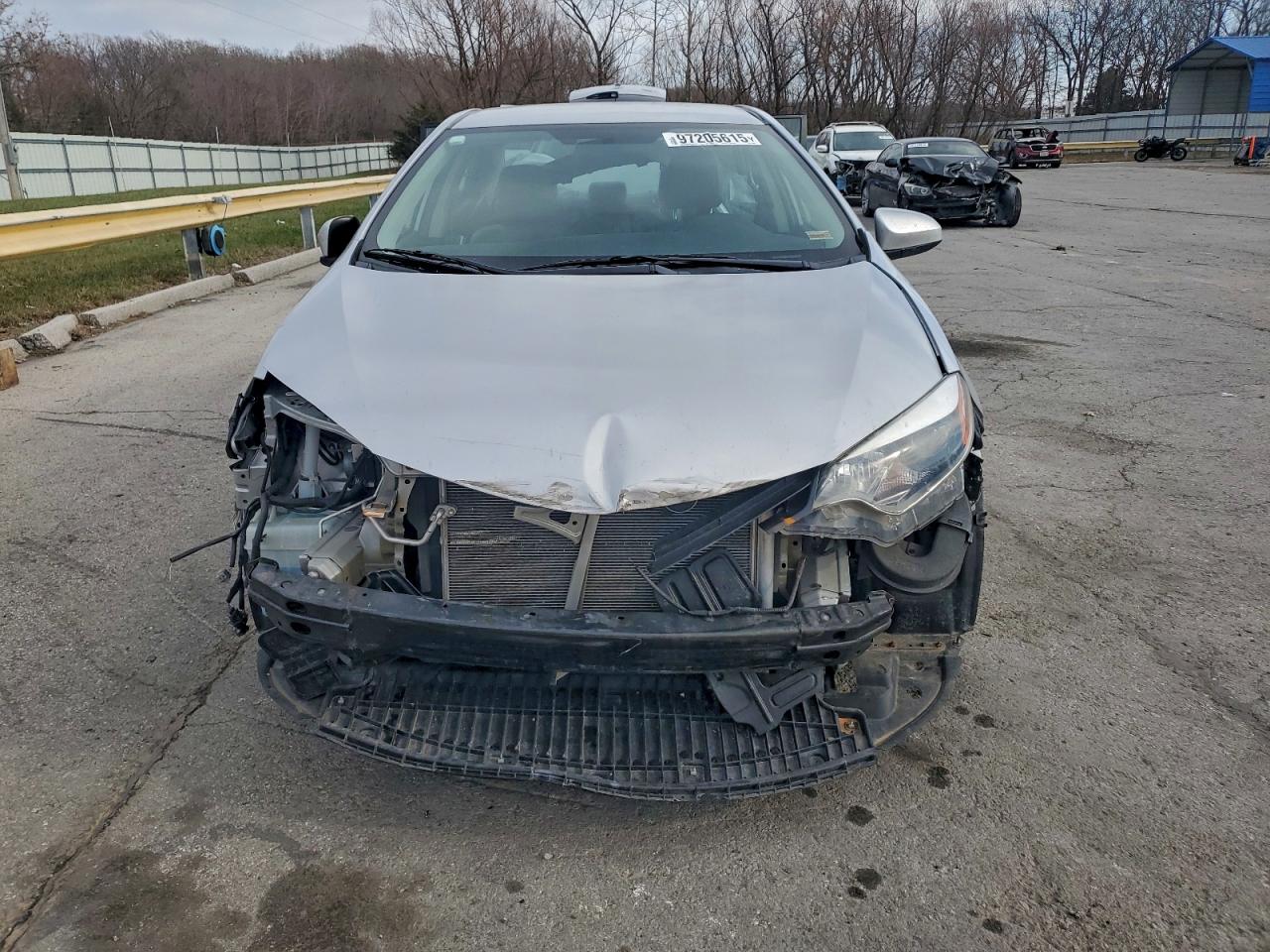 Toyota Corolla L Image 5