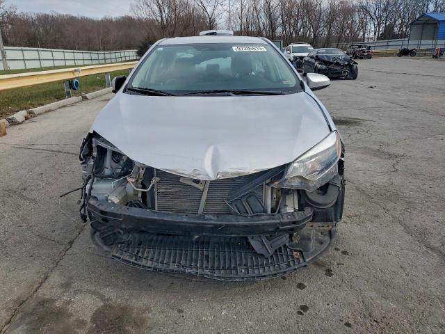 Toyota Corolla L Image 5