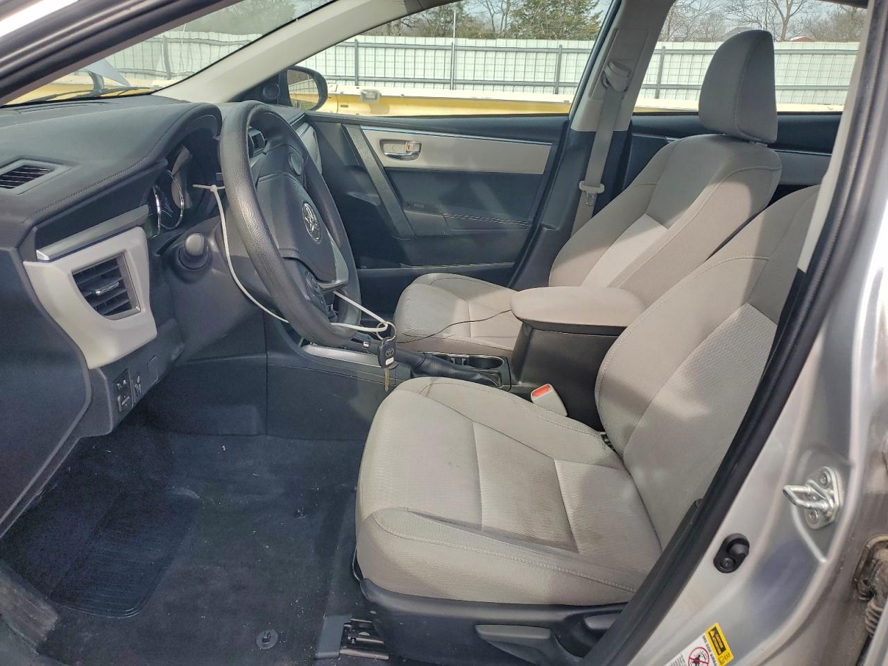 Toyota Corolla L Image 8