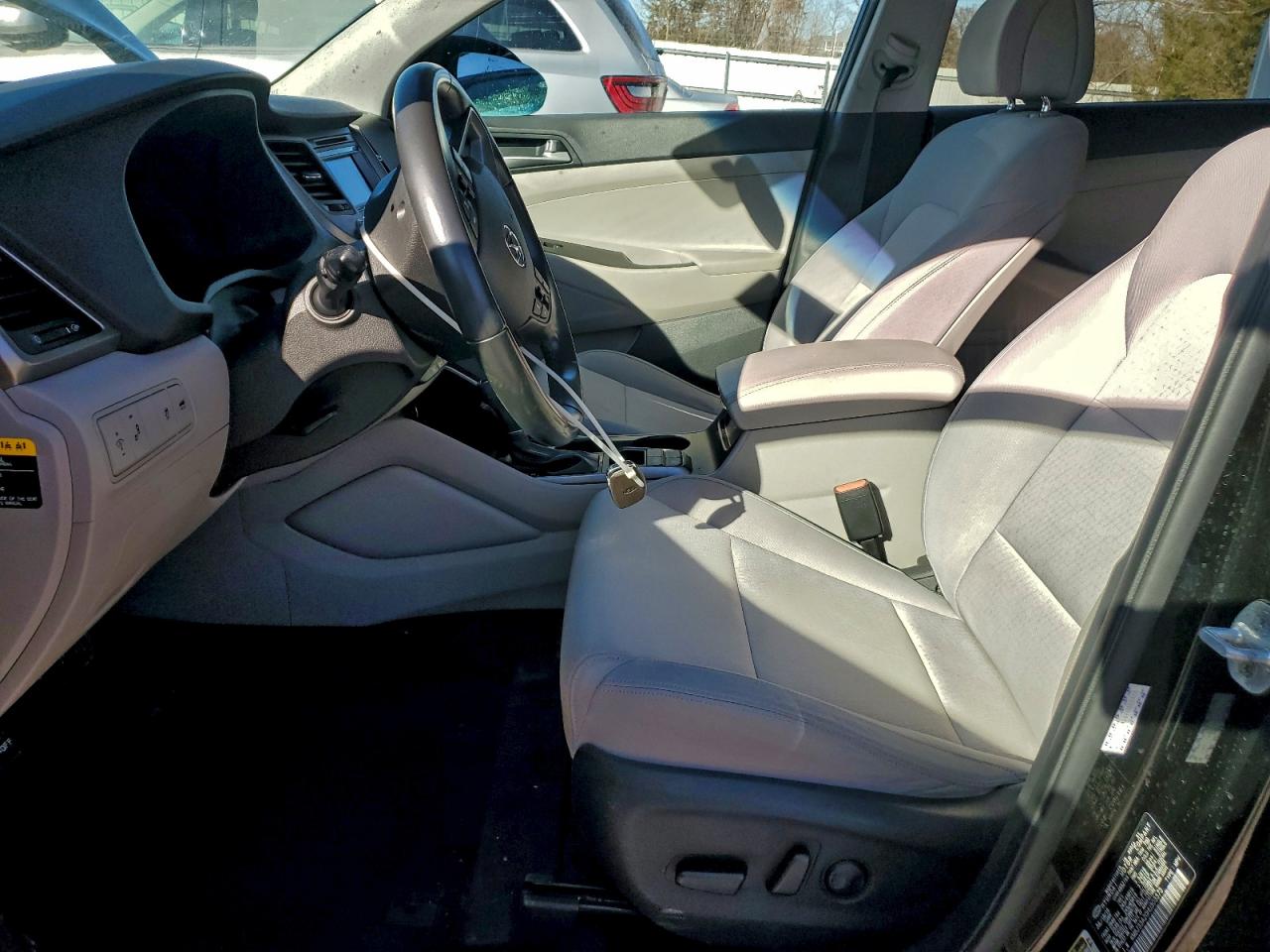 Hyundai TUCSON Limited Image 6