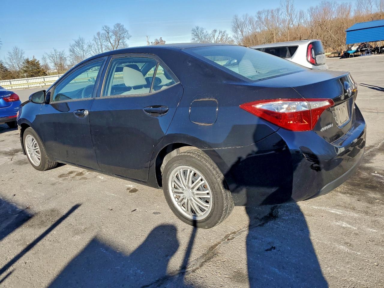 Toyota Corolla L Image 8