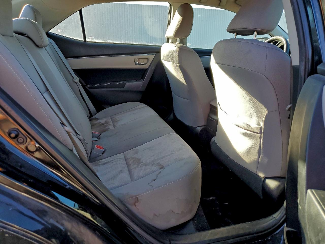 Toyota Corolla L Image 2