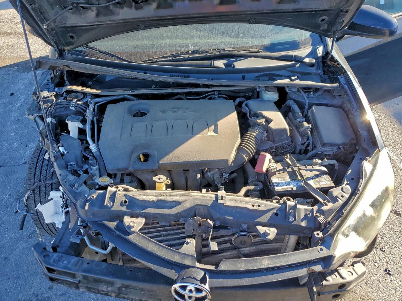 Toyota Corolla L Image 10