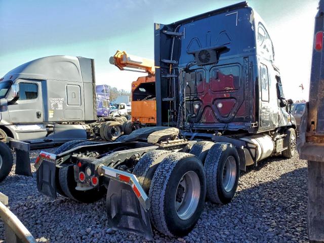 Freightliner Cascadia Image 10