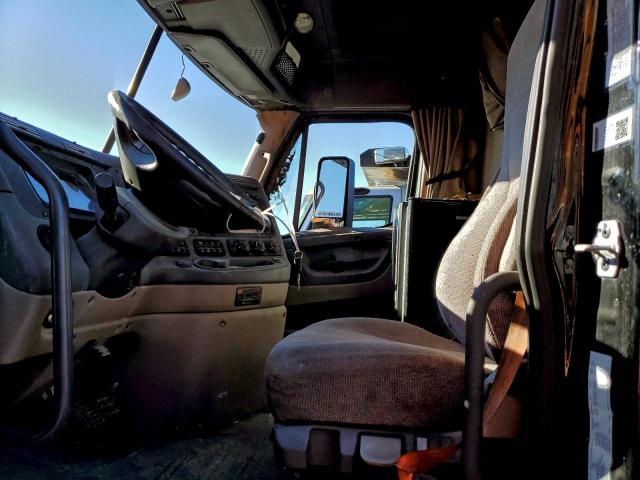 Freightliner Cascadia Image 3