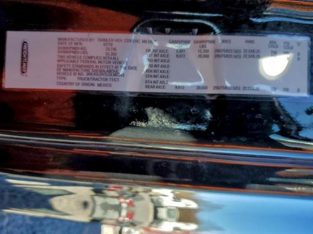 Freightliner Cascadia Image 9