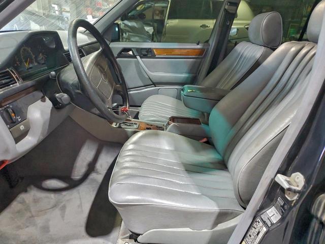 Mercedes-Benz E-Class 300d Image 7