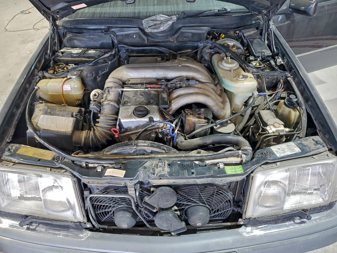 Mercedes-Benz E-Class 300d Image 6